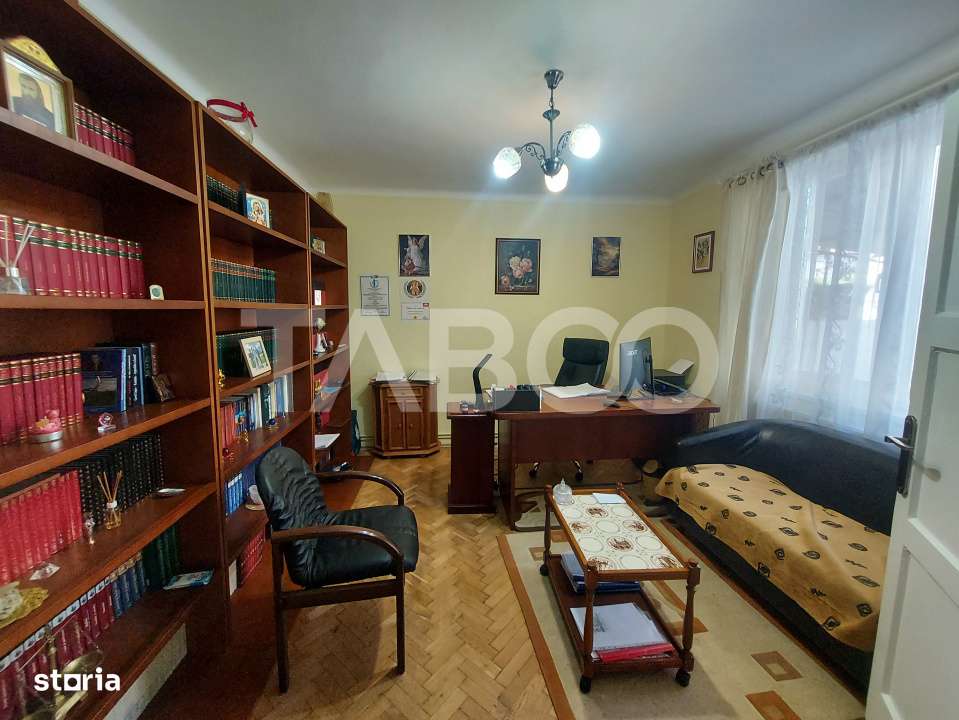 Casa de vanzare teren 950 mp si deschidere 21 m in zona Calea Poplacii - Imagine principală: 4/13