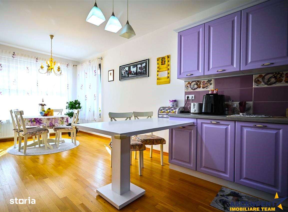 Pe 1.000 mp teren, vila eleganta, caracteristici notabile, Sacele, Cen - Imagine principală: 2/20