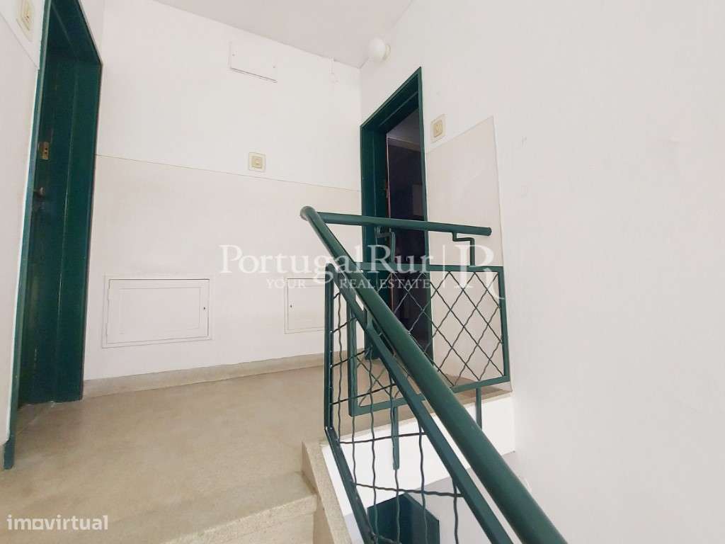 Apartamento T3 projecto Fernando Távora em Ramalde-5