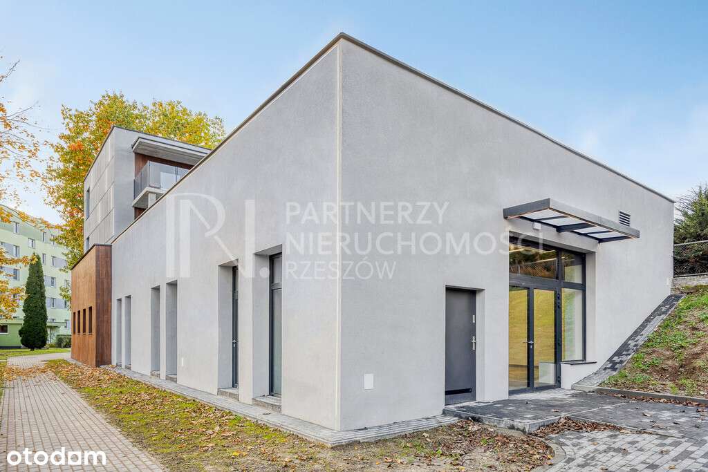 Nowoczesny Lokal W Świetnej Lokalizacji-12