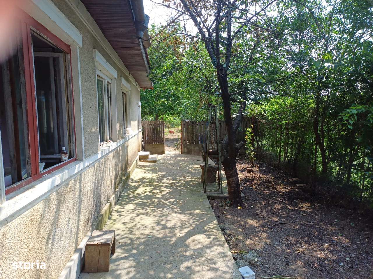 Vând casă bătrânească - Imagine principală: 4/5