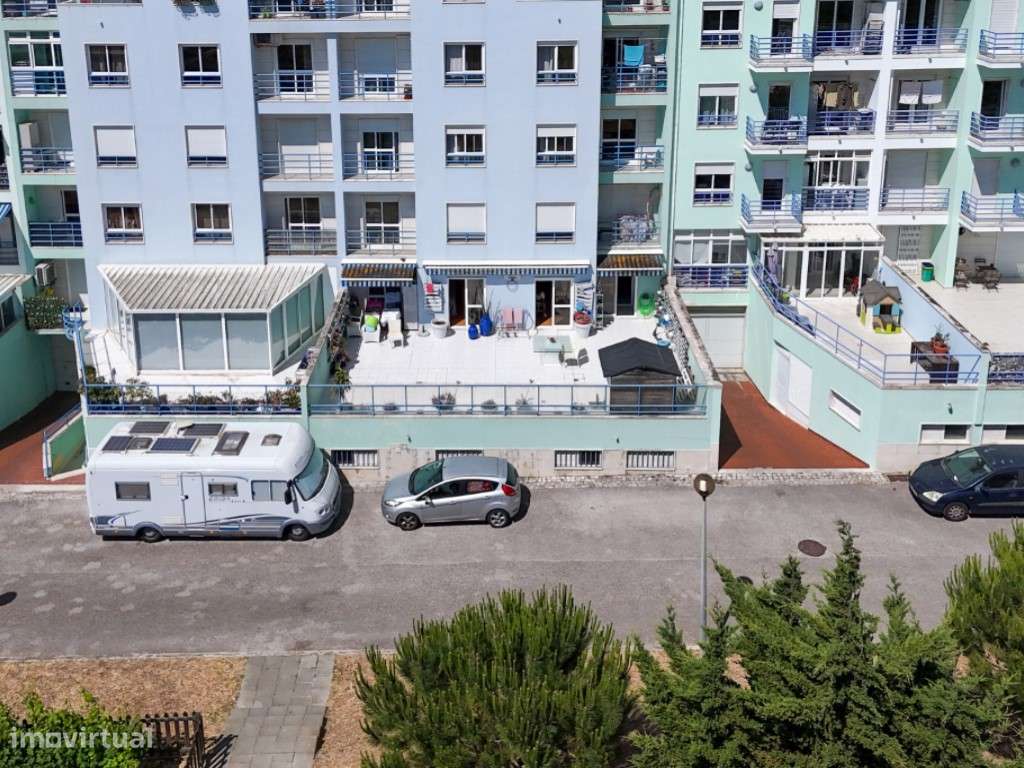 VENDE-SE T3 COM TERRAÇO E GARAGEM EM CARCAVELOS-34