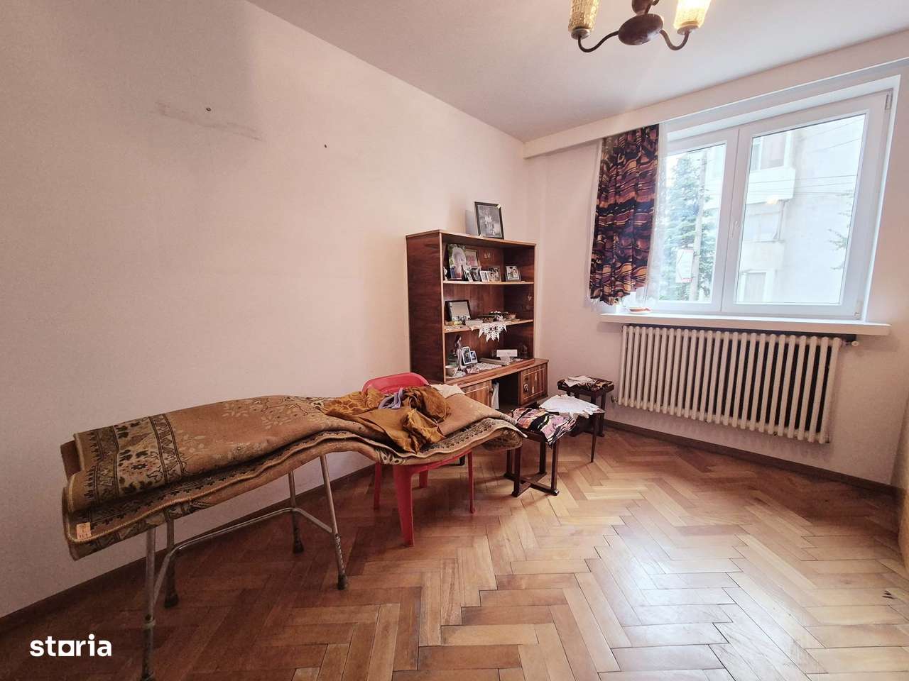 Apartament cu 3 camere, parter, 2 boxe, Bld. Traian, Piatra-Neamt - Imagine principală: 4/12