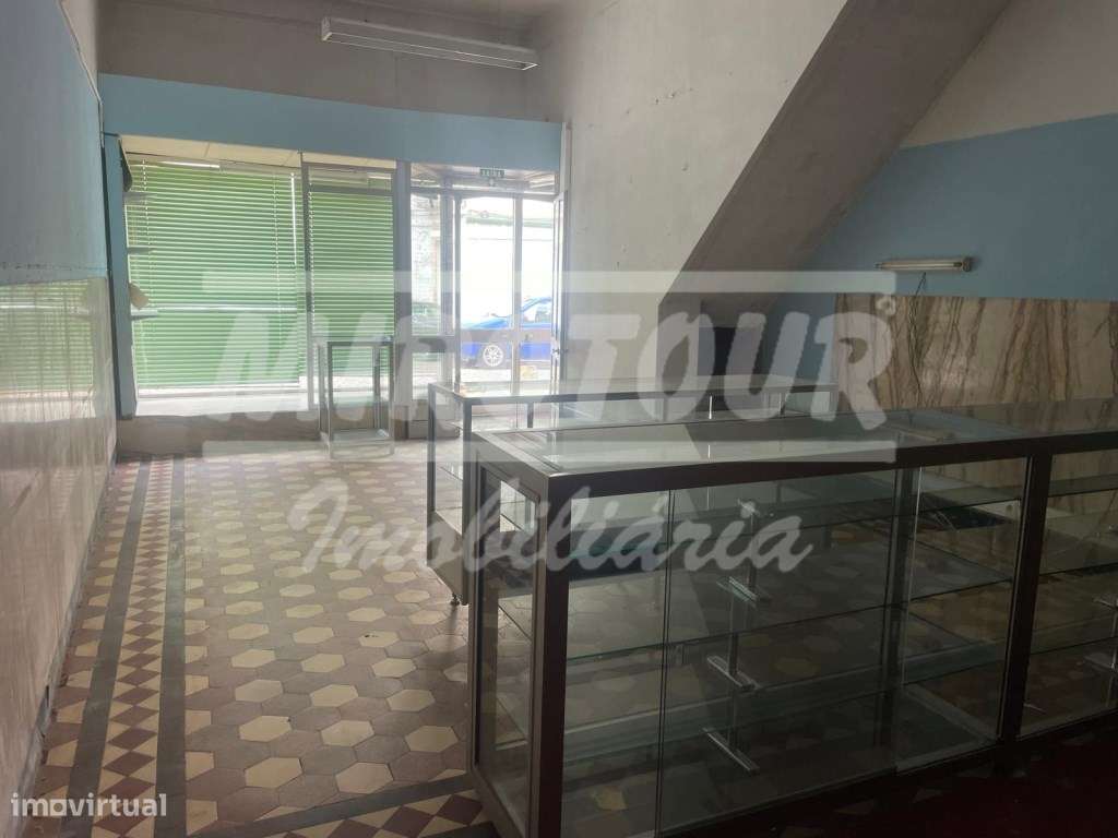 Loja situada em Santiago do Cacém-7