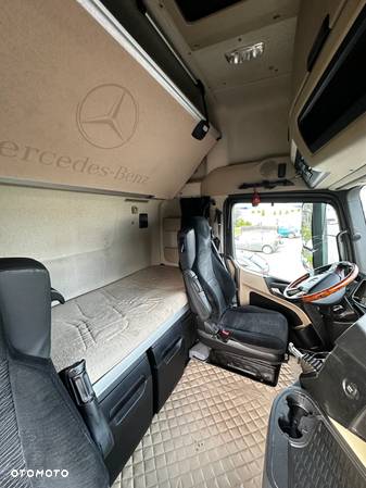 Mercedes-Benz ACTROS - 9