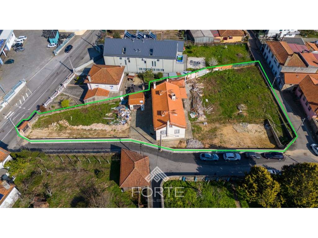 Moradia e Terreno para Venda em Oliveira de Azemeis-0