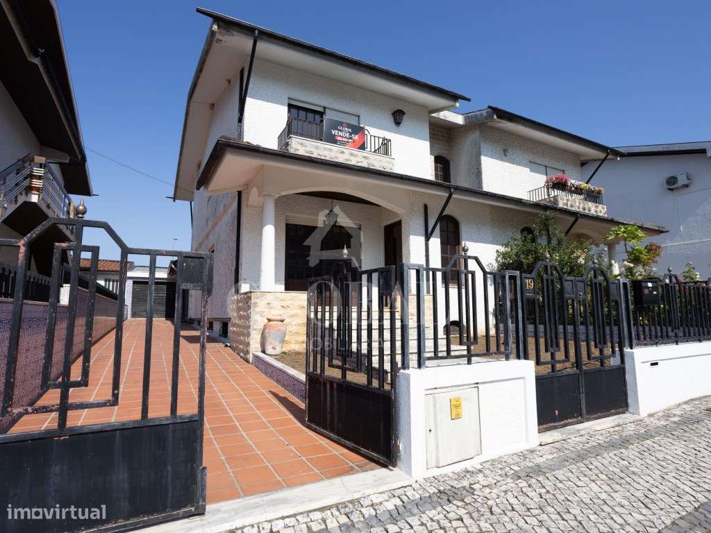 Moradia T3 + 1 Santa Maria da Feira-25