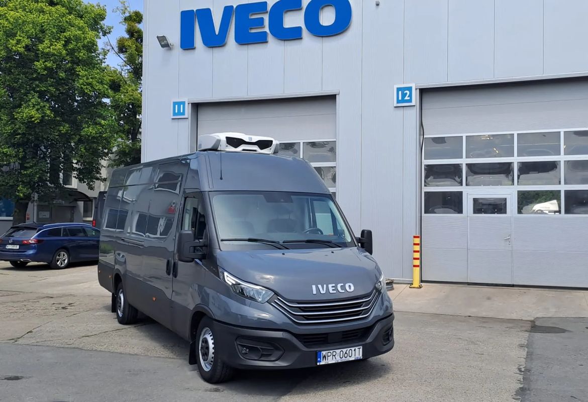 Iveco veco 35S18V Chłodnia Izoterma Furgon Maxi Izolowany Blaszak Krajowy 3l 180KM Ledy Nawigacja