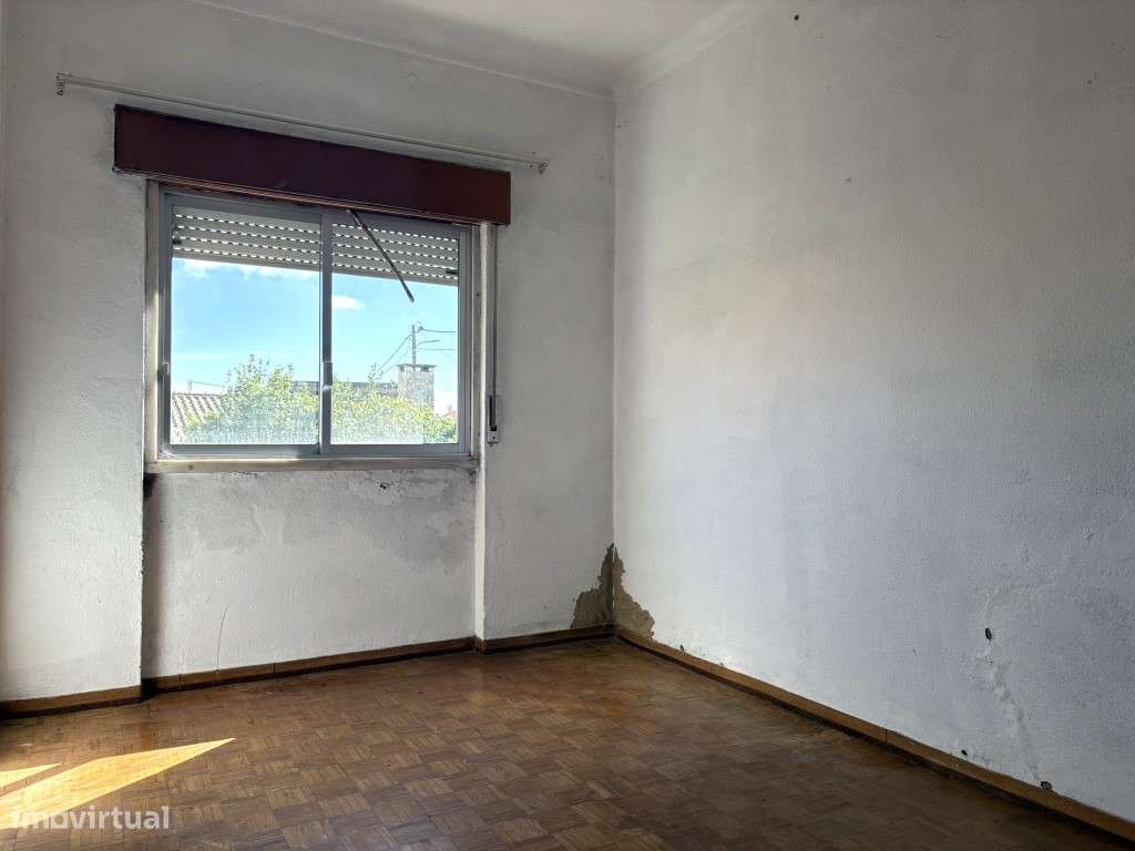 MORADIA PARA RECONSTRUÇÃO - GRANDE POTENCIAL DE VALORIZAÇÃO

Rua ...-20