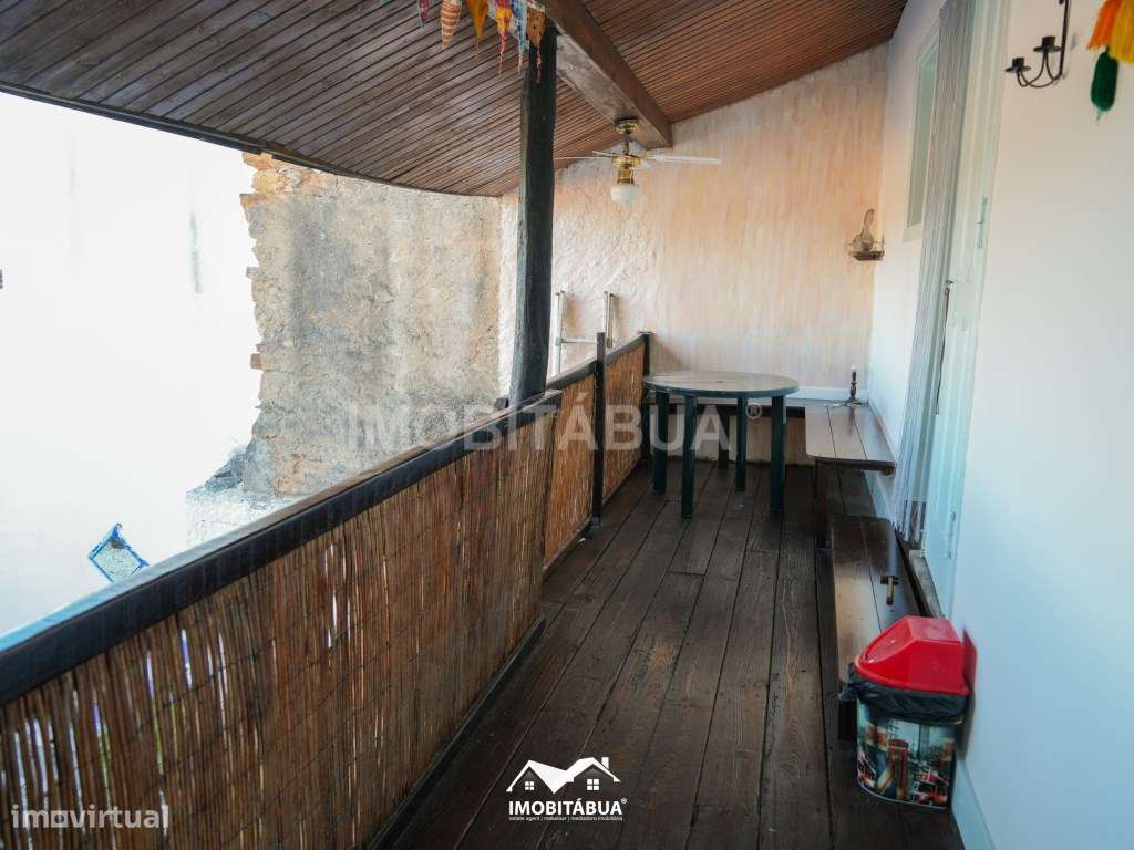 Casa Tradicional Portuguesa com Quintal, Vista e Muitos Detalhes Au...-40