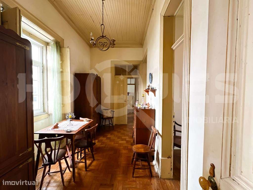 Moradia Secular de Charme | Casa + Jardim + Anexos | Potencial Hote...-23