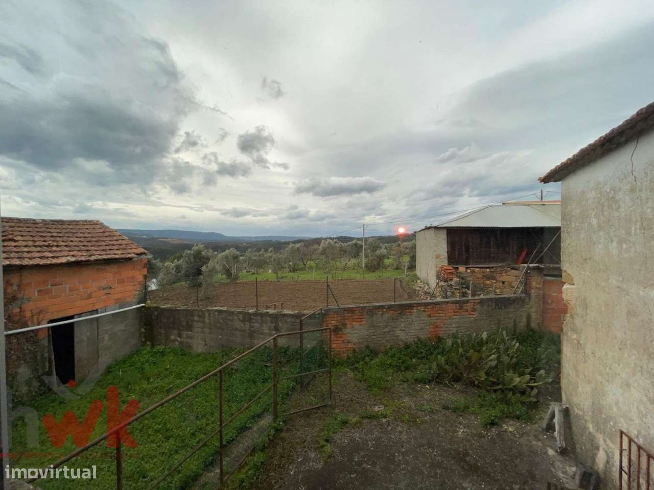 Moradia T4 com terreno com vista para o Rio Alva-27