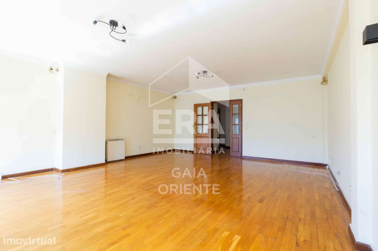 T3 com Garagem junto à Praia de Matosinhos-11