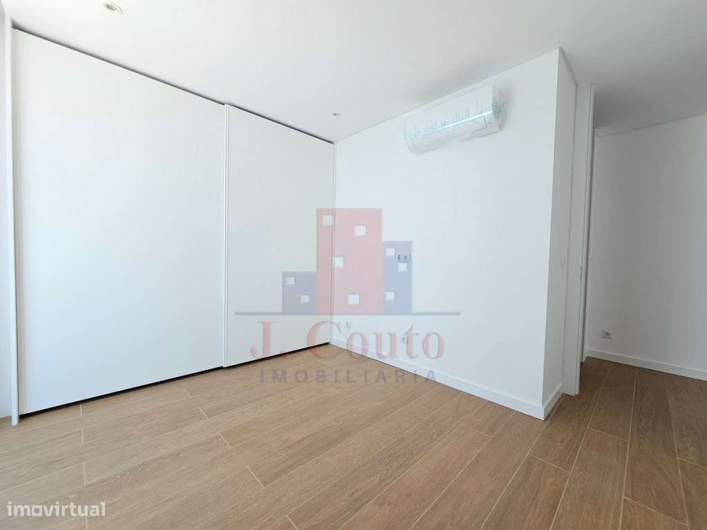 Apartamento T2 Novo com Vista para a Baía de São Martinho do Porto-18