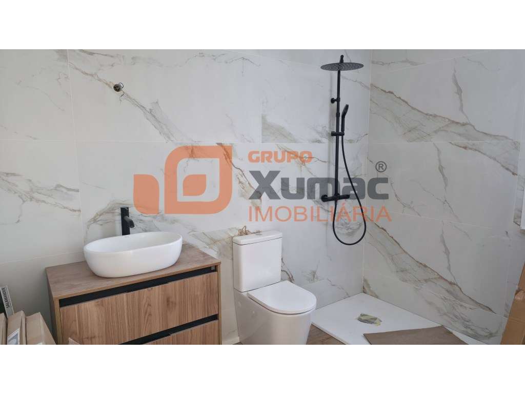 Moradia T4 Contemporânea c/ Piscina-13