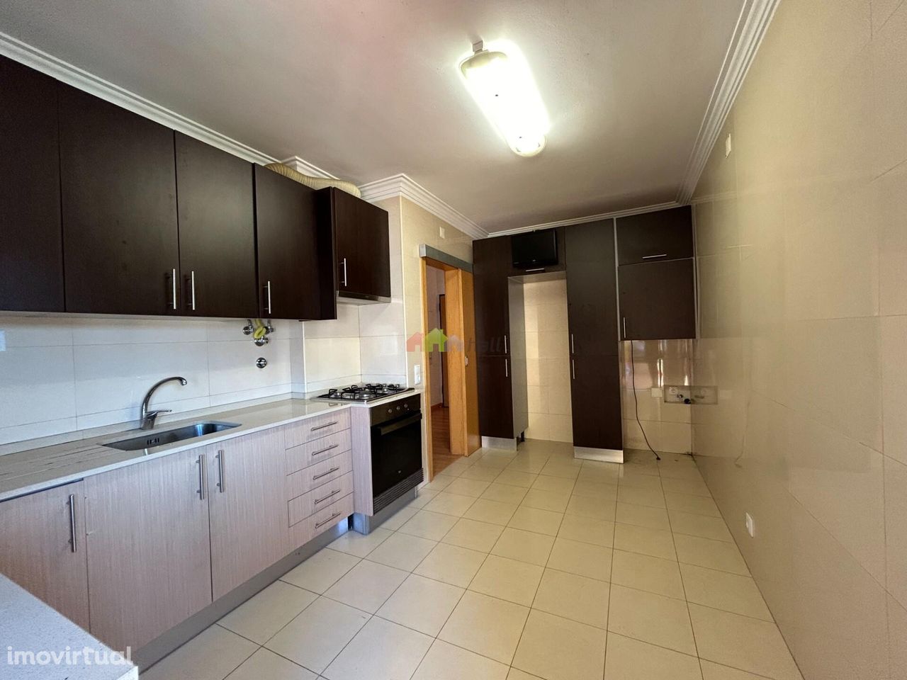 Apartamento T2 remodelado, 4 andar na Baixa da Banheira