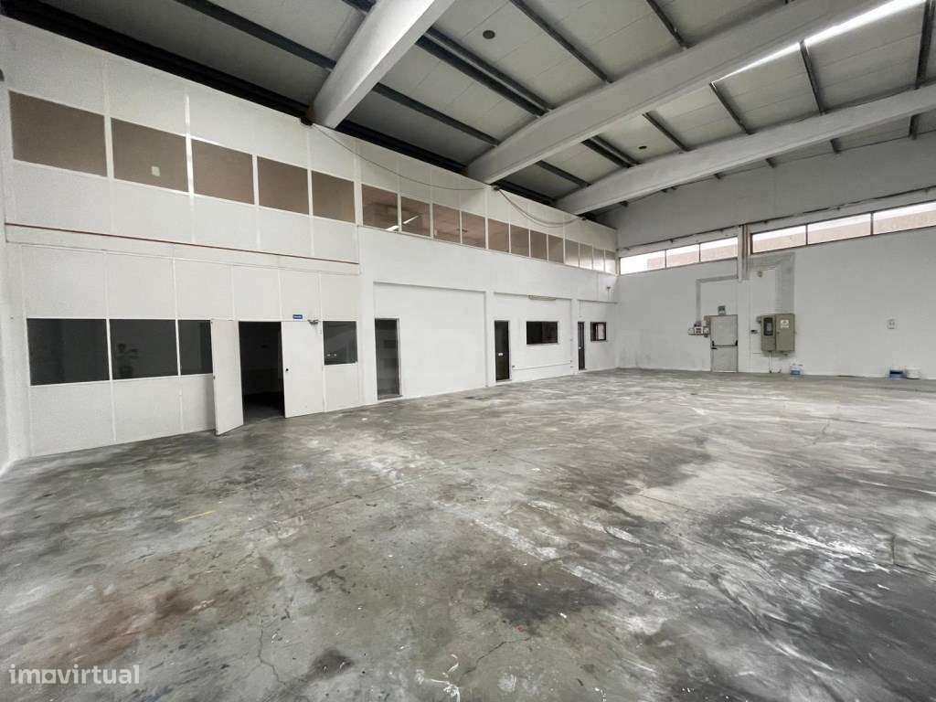 Armazém em Ribeirão - Grande imagem: 2/13