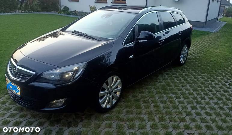 Opel Astra IV 2.0 CDTI Cosmo - 2