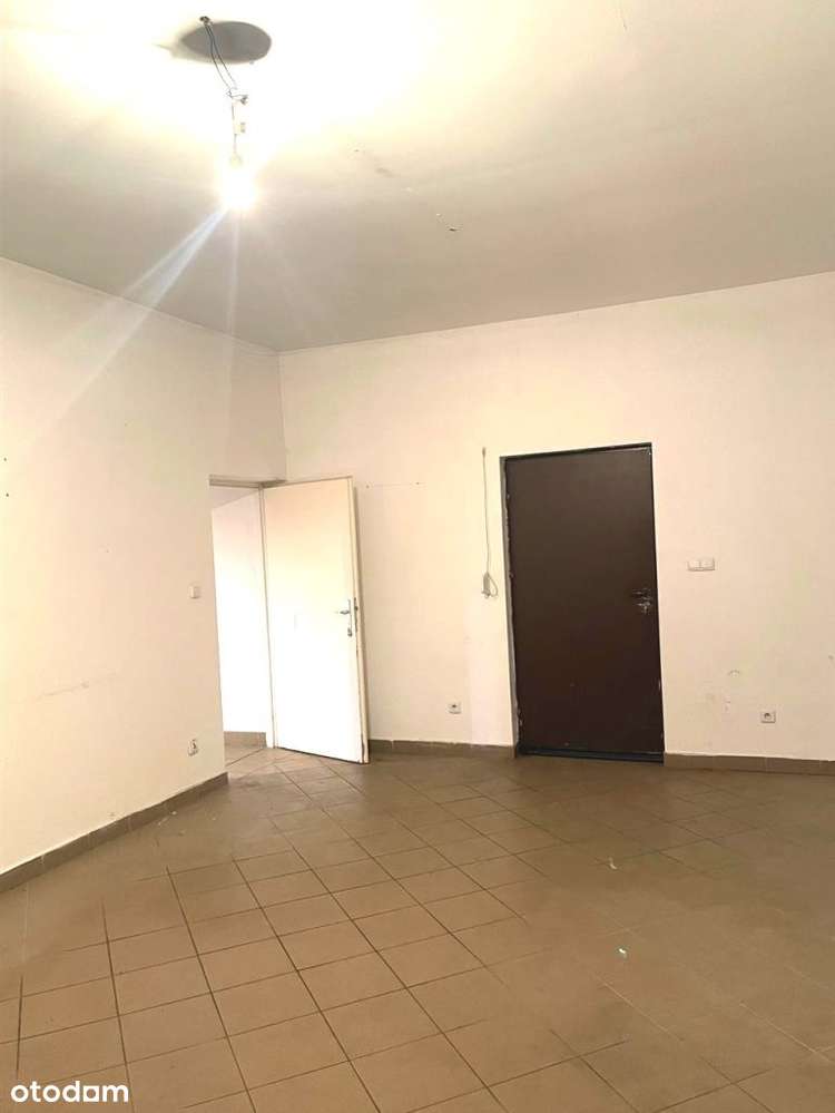 Dwa budynki. Mieszkalny i produkcyjno - magazynowy.-18