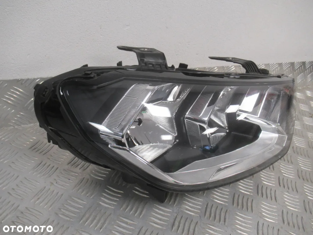 LAMPA PRZEDNIA PRZÓD PRAWA AUDI A1 II 82A 2018- - 4