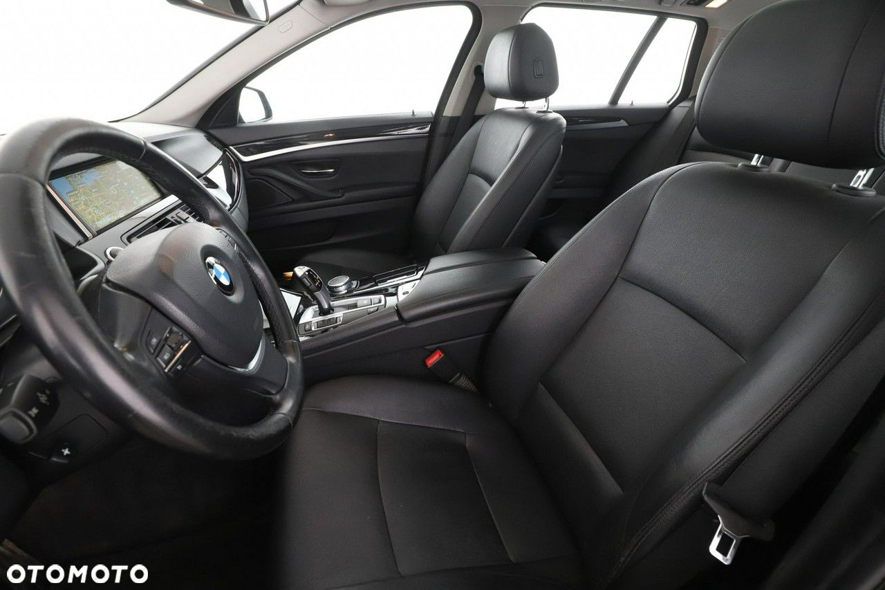 BMW Seria 5 520d Touring - 12