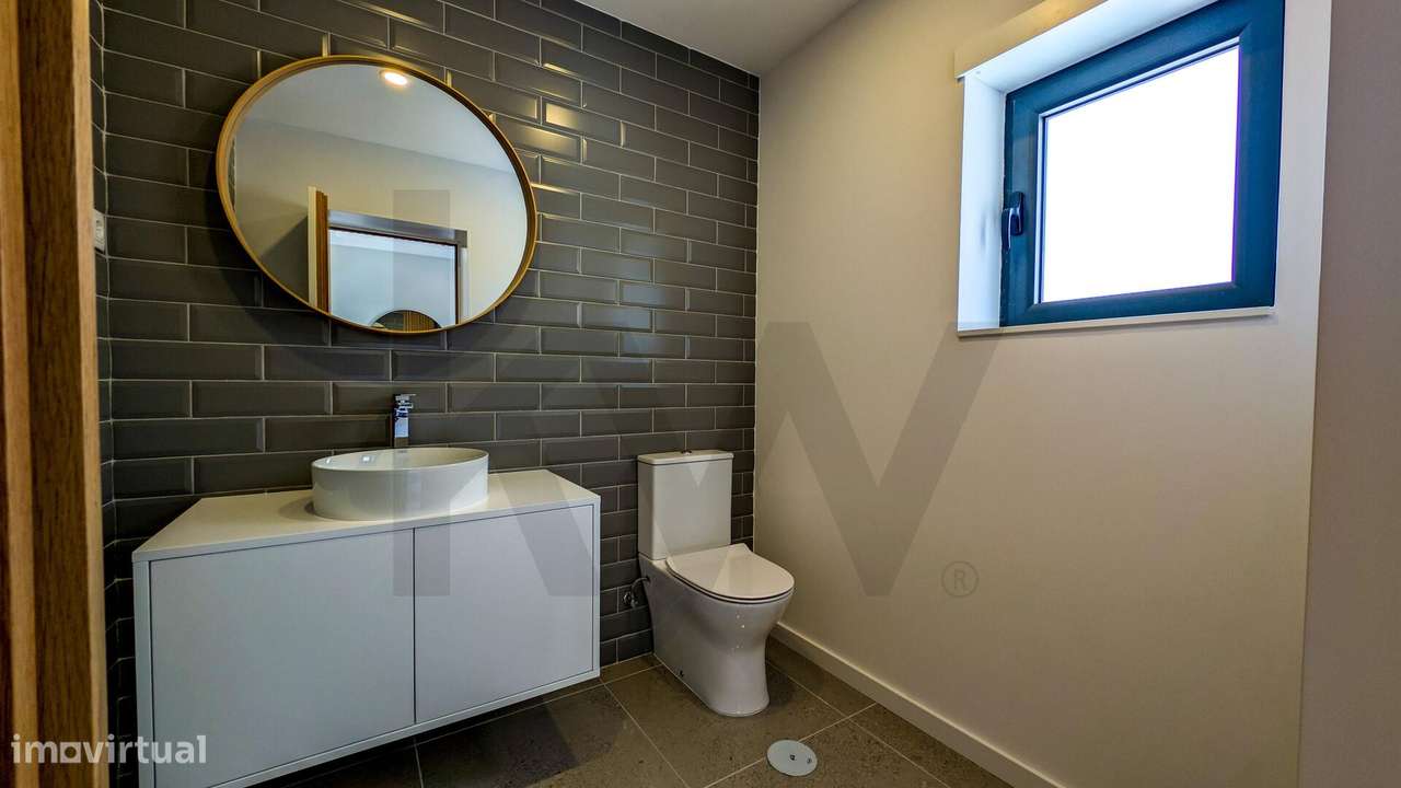Moradia nova T4+2 Mobilada com Vista Montanha em Lordelo – Vila Real-11