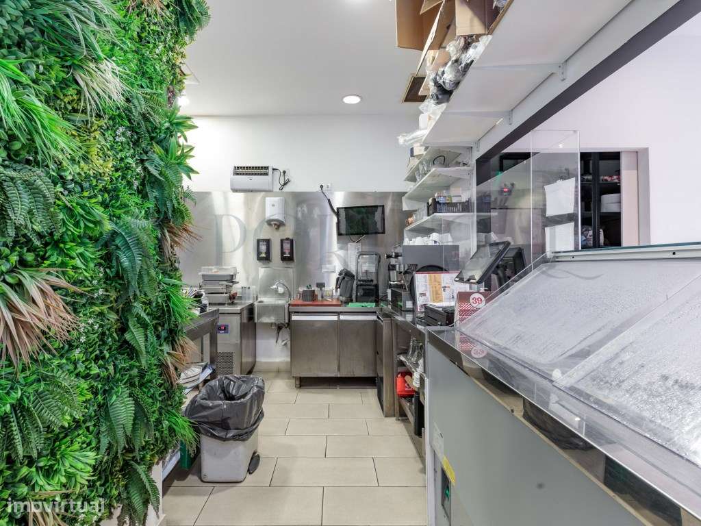 Oportunidade Única em Belém: Trespasse de Creperia/Gelataria de Suc...-16