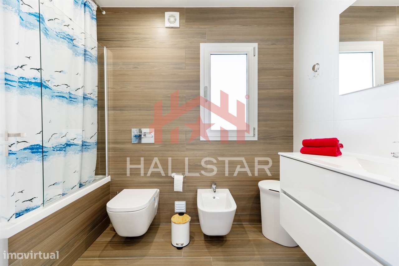 Moradia T4 / Jardim e Garagem / Cela-30