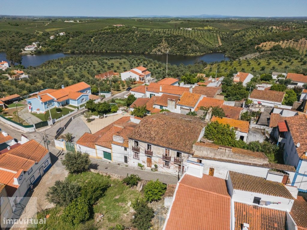 Moradia T13 em Avis a poucos metros da barragem - Grande imagem: 1/31
