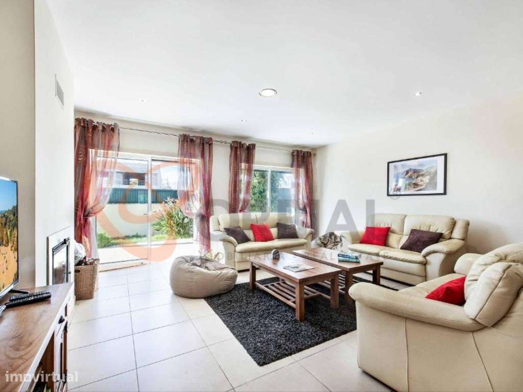 Moradia T4 com Piscina Privada num Lote de 620 m² em Vale de Parra,...-1