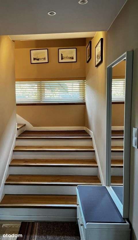 Atrakcyjny dom w centrum Zielonki.-9