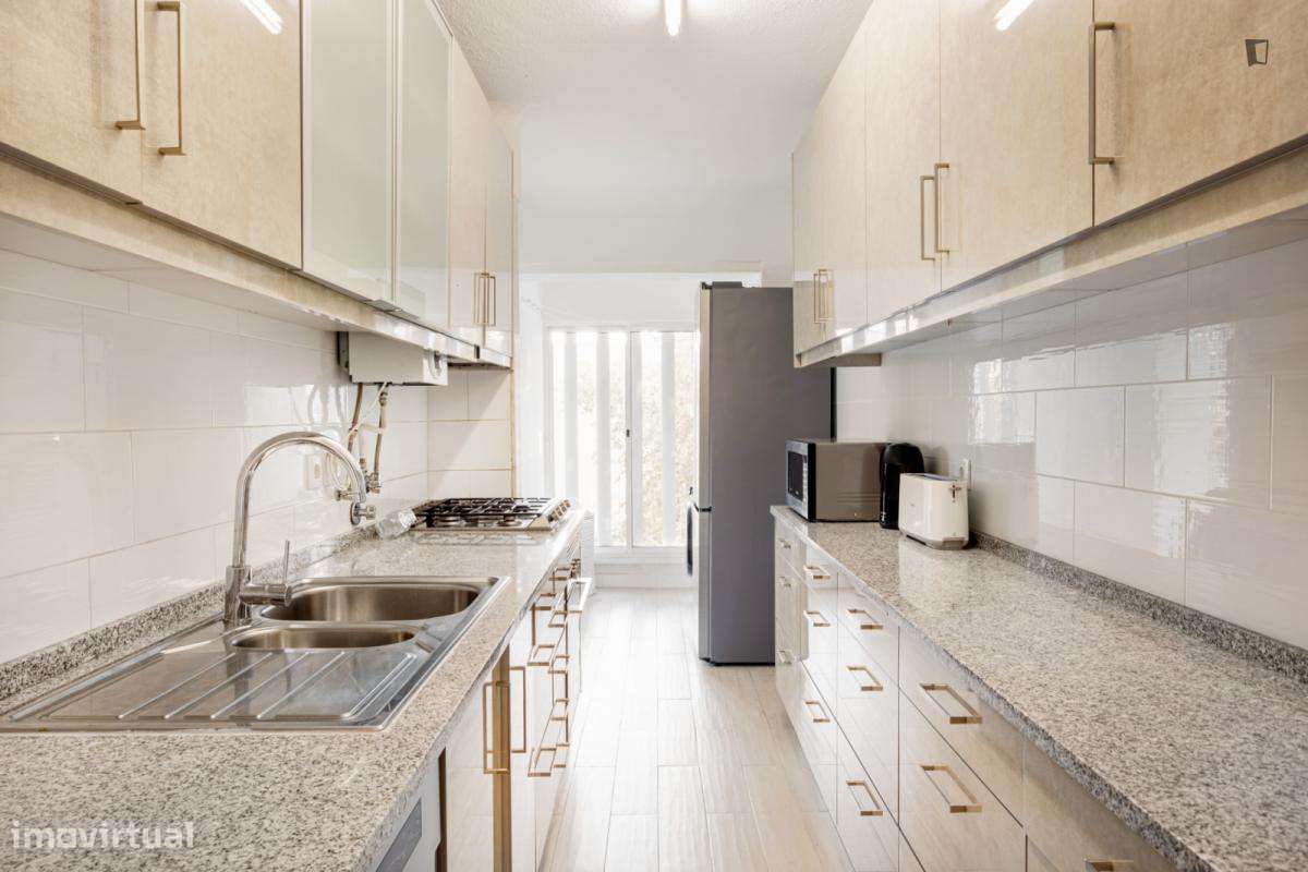 Apartamento com 2 quartos - localizado em Carnide Lisbon - Grande imagem: 2/30