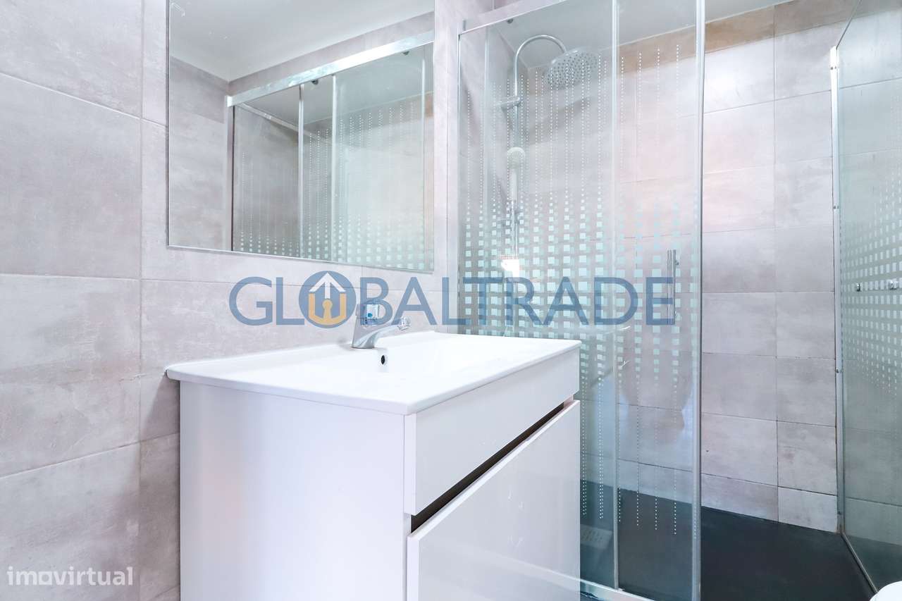 Apartamento T2 Renovado & Equipado em Rio Tinto-24