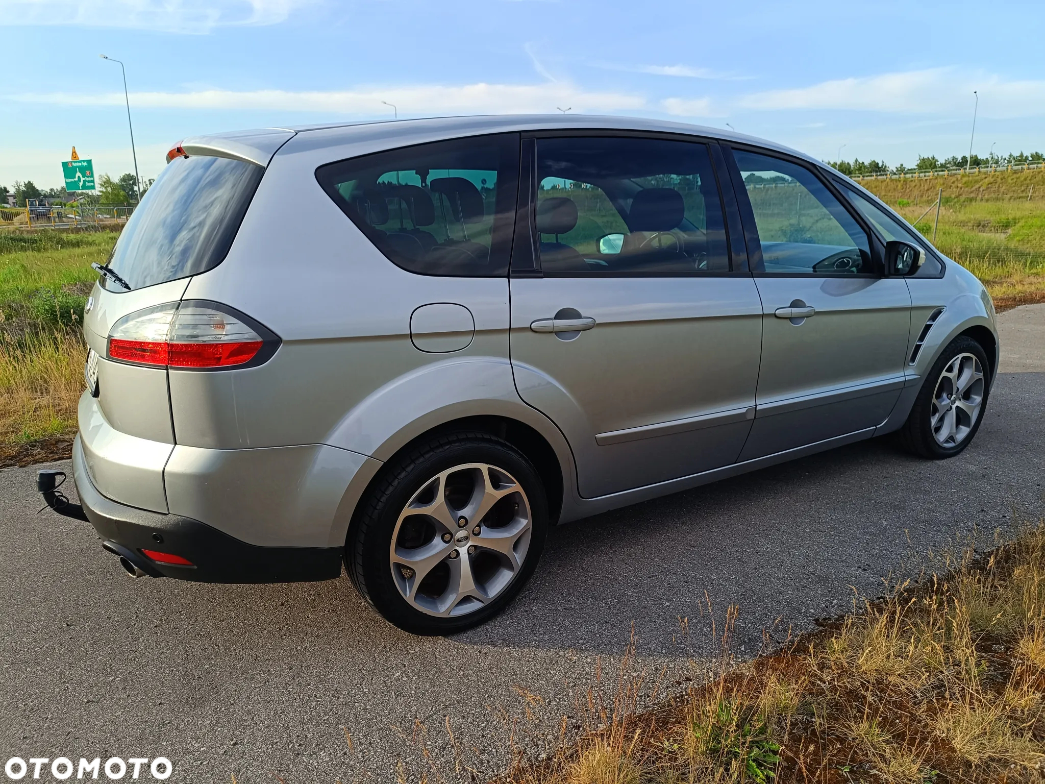 Ford S-Max - 11