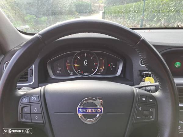 Volvo V60 Cross Country 2.0 D3 Pro - 16