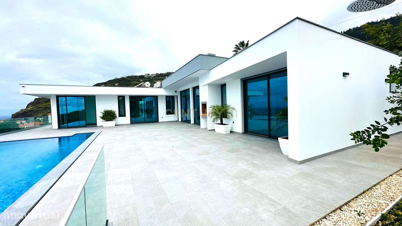 Casa Isolada Moderna na Calheta, Ilha da Madeira - Grande imagem: 3/40