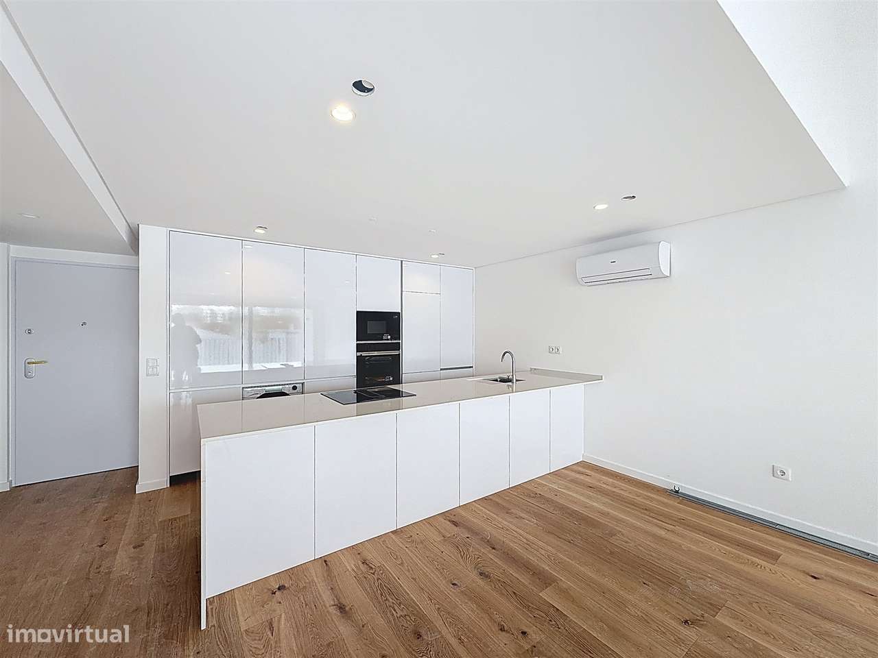 Apartamento T1+1 no centro da cidade-3