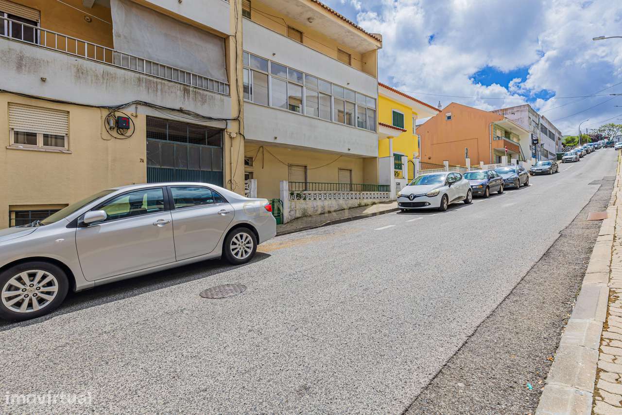 Trespasse Armazém Amplo com Oficina Totalmente Funcional Amadora-38