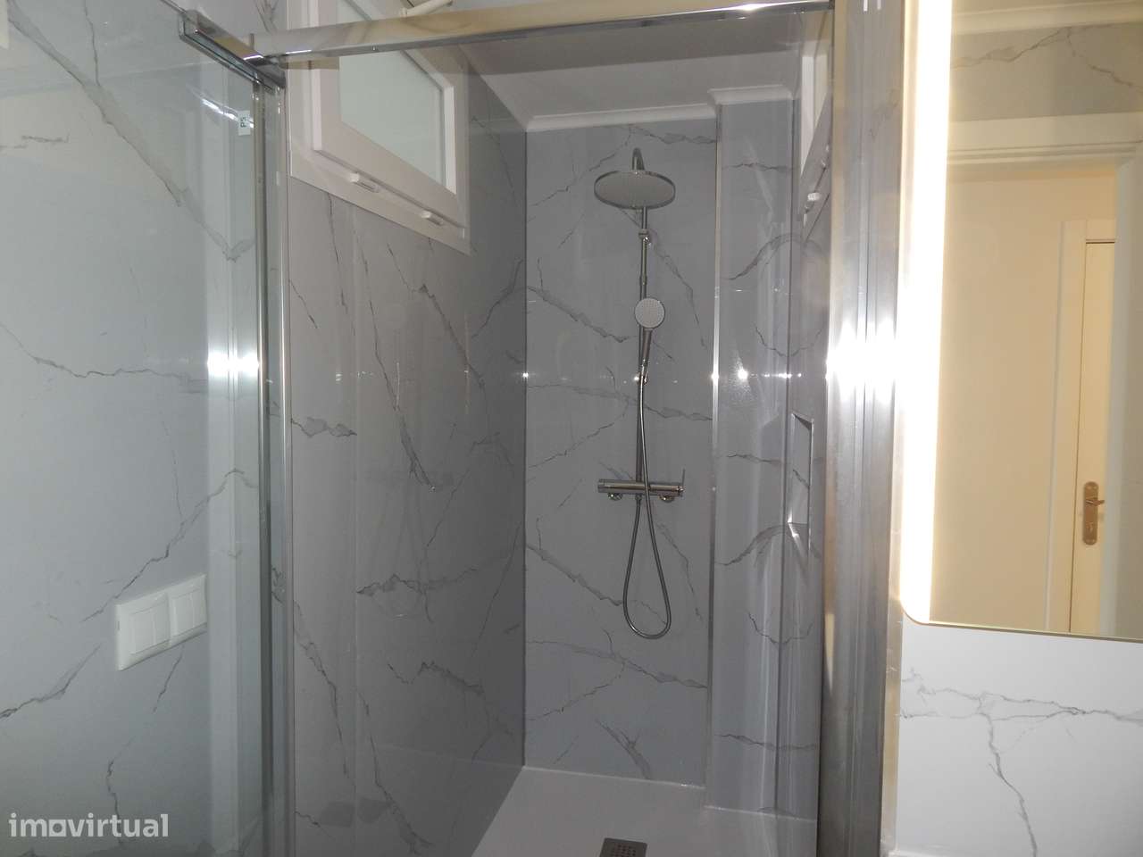 T2 Renovado na Figueirinha- Oeiras-12