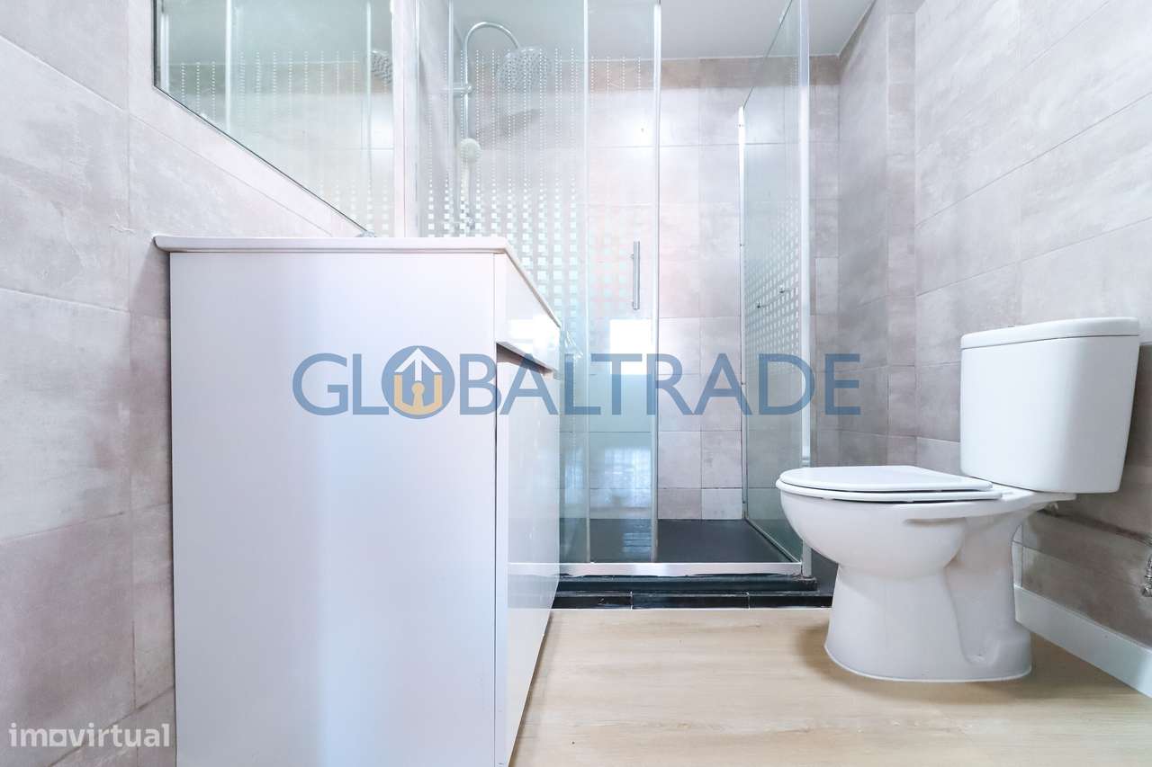 Apartamento T2 Renovado & Equipado em Rio Tinto-23