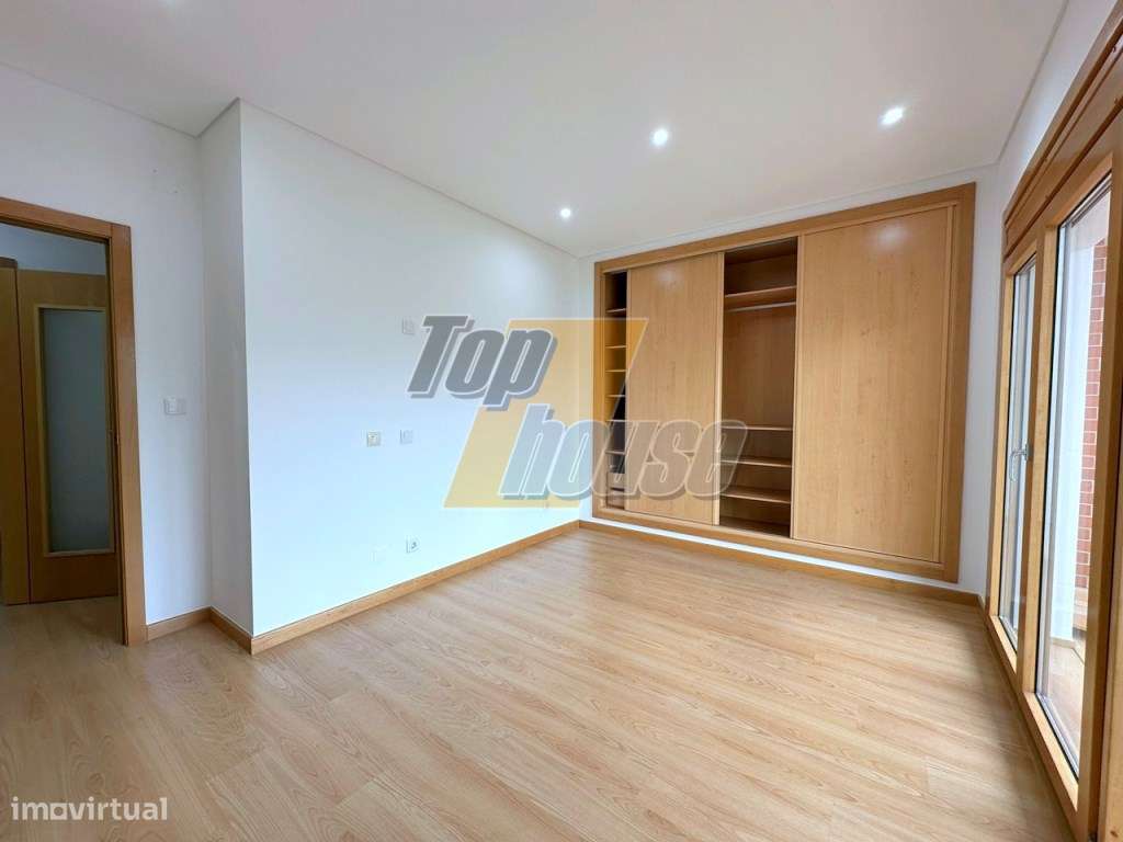 Excelente Apartamento T3 - Colinas do Cruzeiro-11