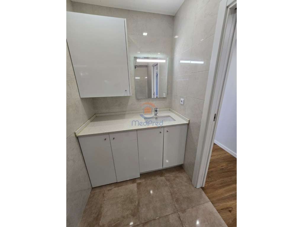 Apartamento T2 Totalmente Remodelado | Quinta do Pinheiro, Pontinha-30