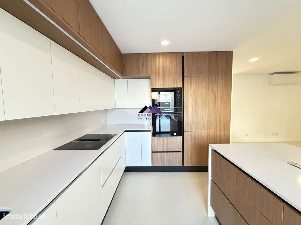 Moradia V3 com Garagem e Piscina a Estrear-20