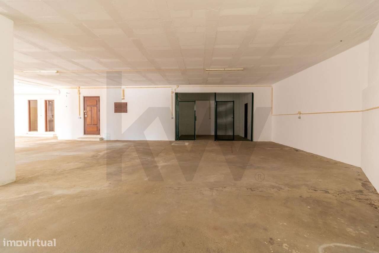 Garagem coberta e fechada com entrada independente | Pampilheira, Casc - Grande imagem: 4/13