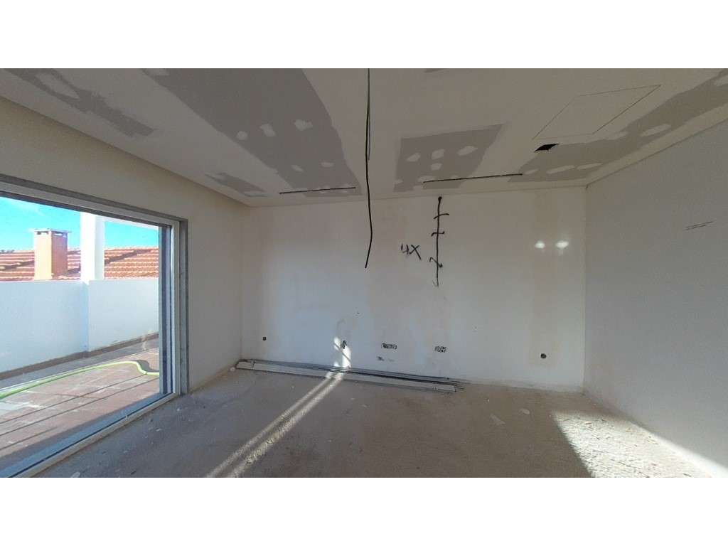 Apartamento T5 no Barreiro com Vista Rio-44