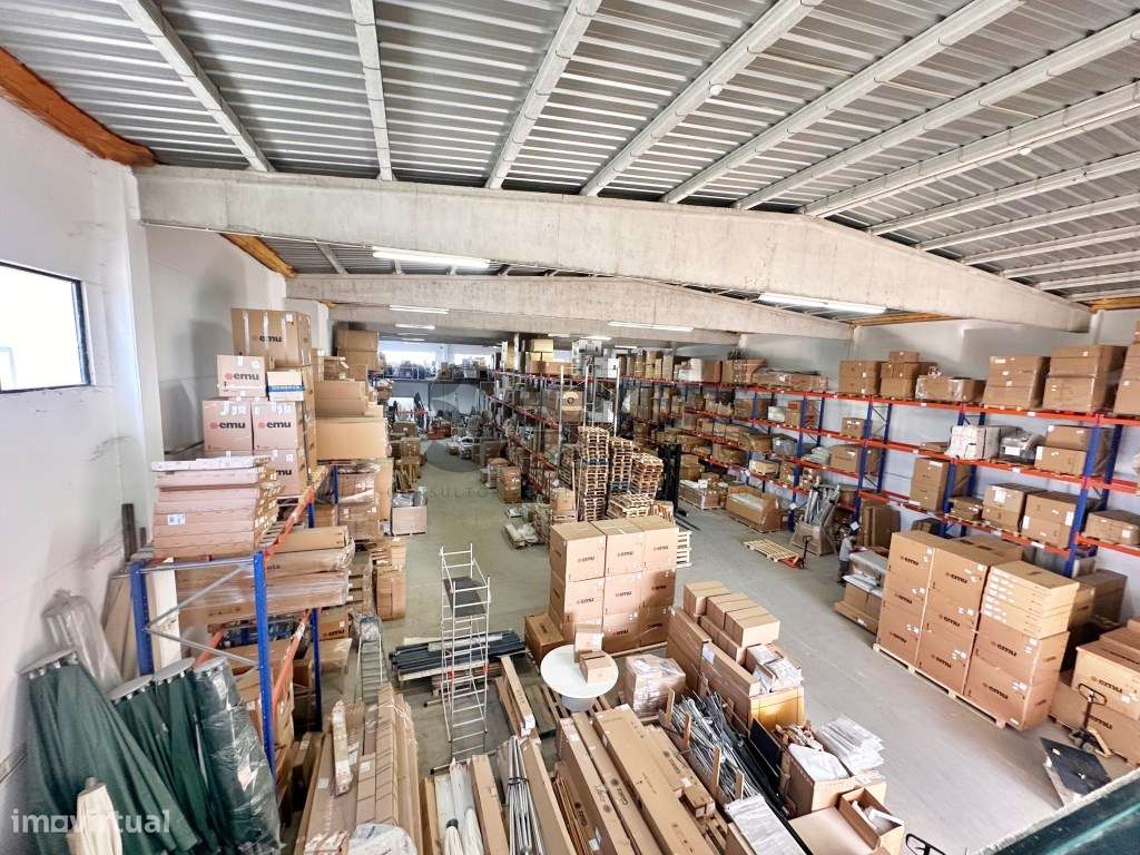 Armazém e escritório no Centro Empresarial Sintra Estoril com 1200 m2-5