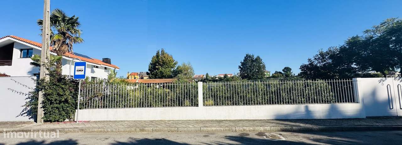 Moradia T4 de charme com grande jardim em zona tranquila-59