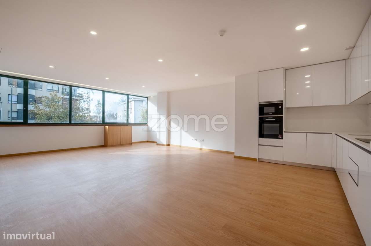 Apartamento T3 renovado com duplo lug. garagem - Edifício Lago, Porto - Grande imagem: 4/31