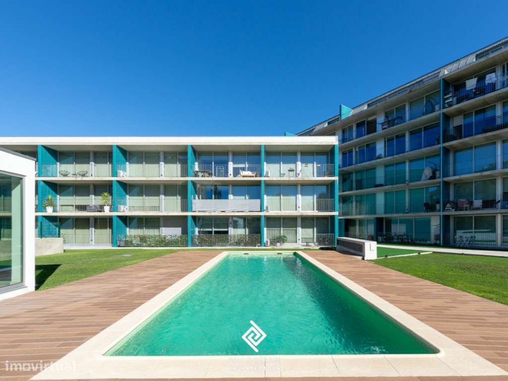 Arrenda-se T2 novo com varanda e piscina no Centro de Espinho. - Grande imagem: 2/16