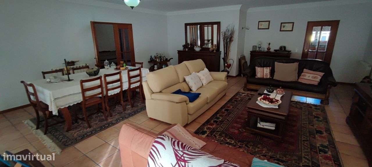 Moradia com 6 quartos, piscina e  Quinta envolvente em FEBRES-12